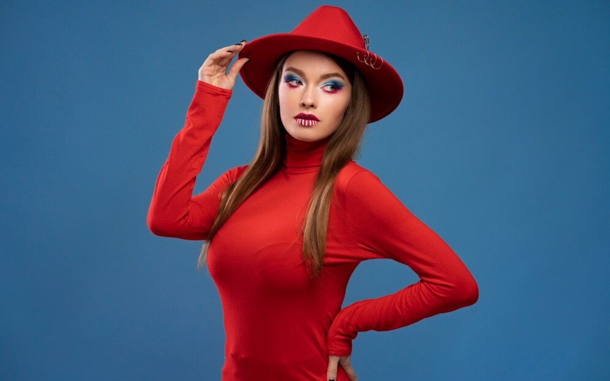 The red hat: the female gaze through the mirror