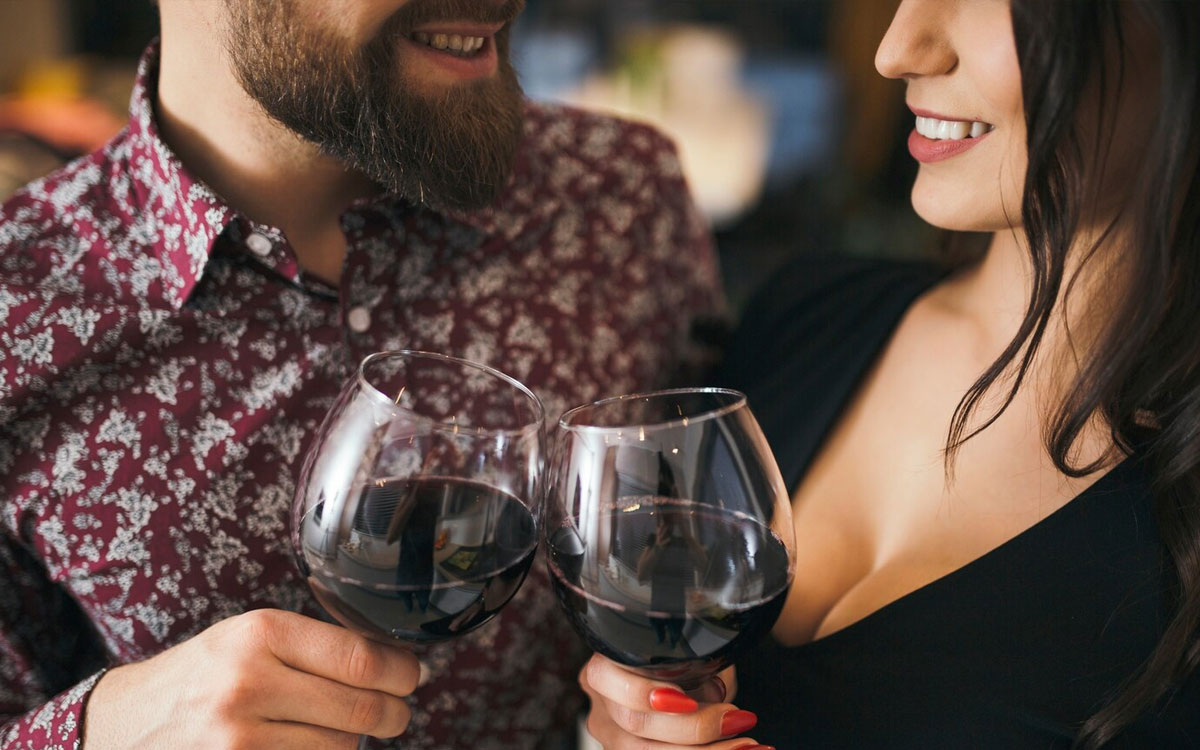 Sincericide: What topics should not be discussed on a first date?