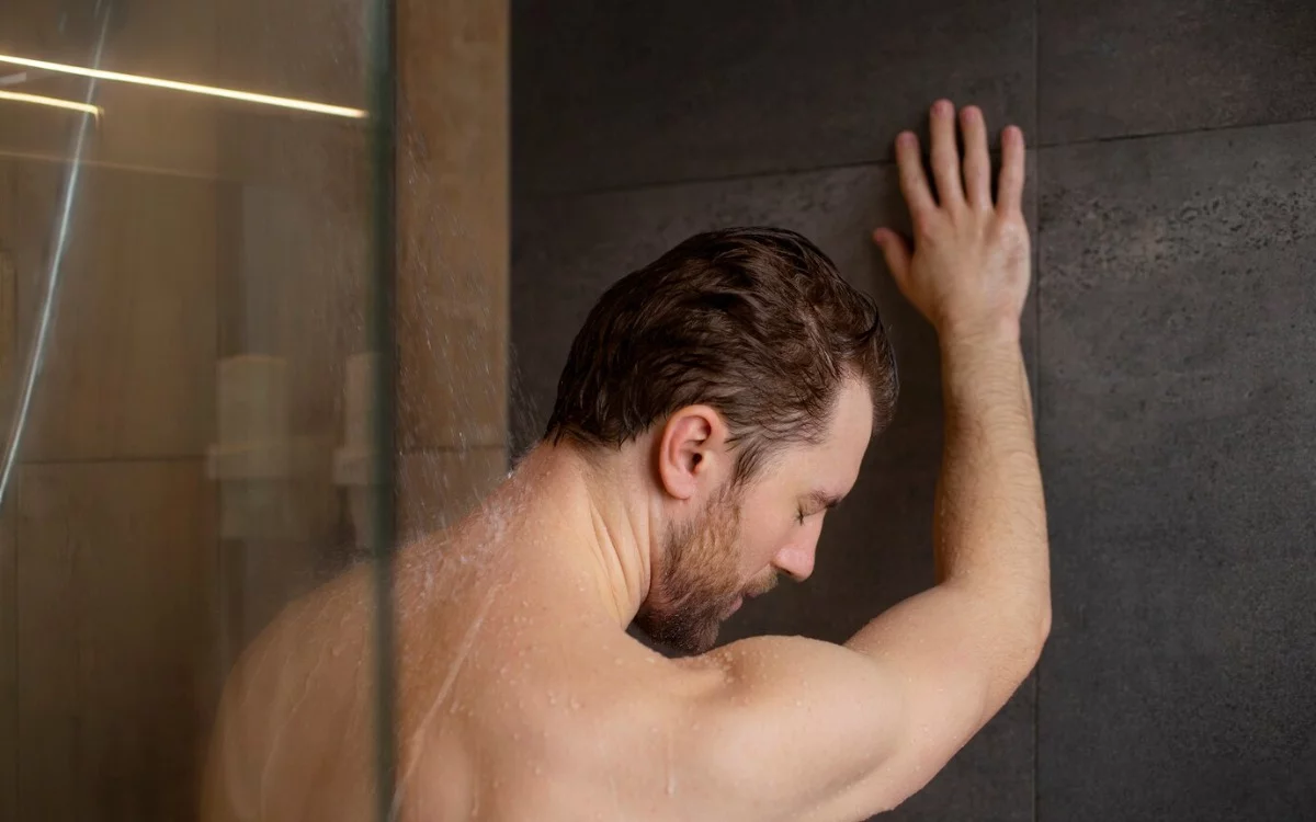 Benefits of urinating in the shower: myths and realities