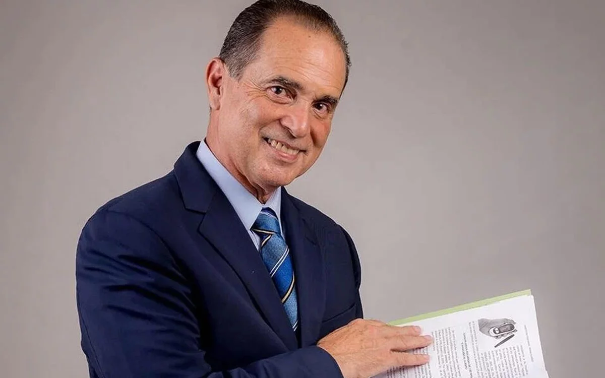 Frank Suárez and his crusade for magnesium citrate: the secret to combat fatigue and lose weight