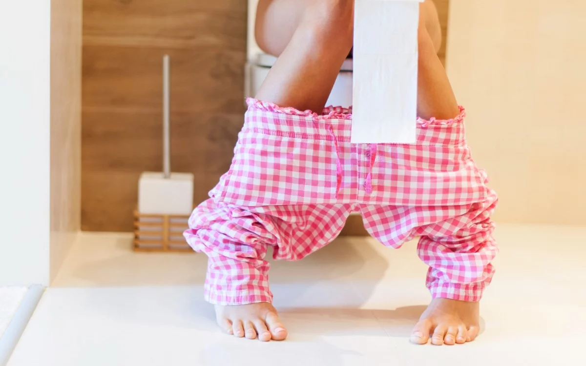 Neither hygiene nor habit... the real reason for not flushing the toilet with the lid up.