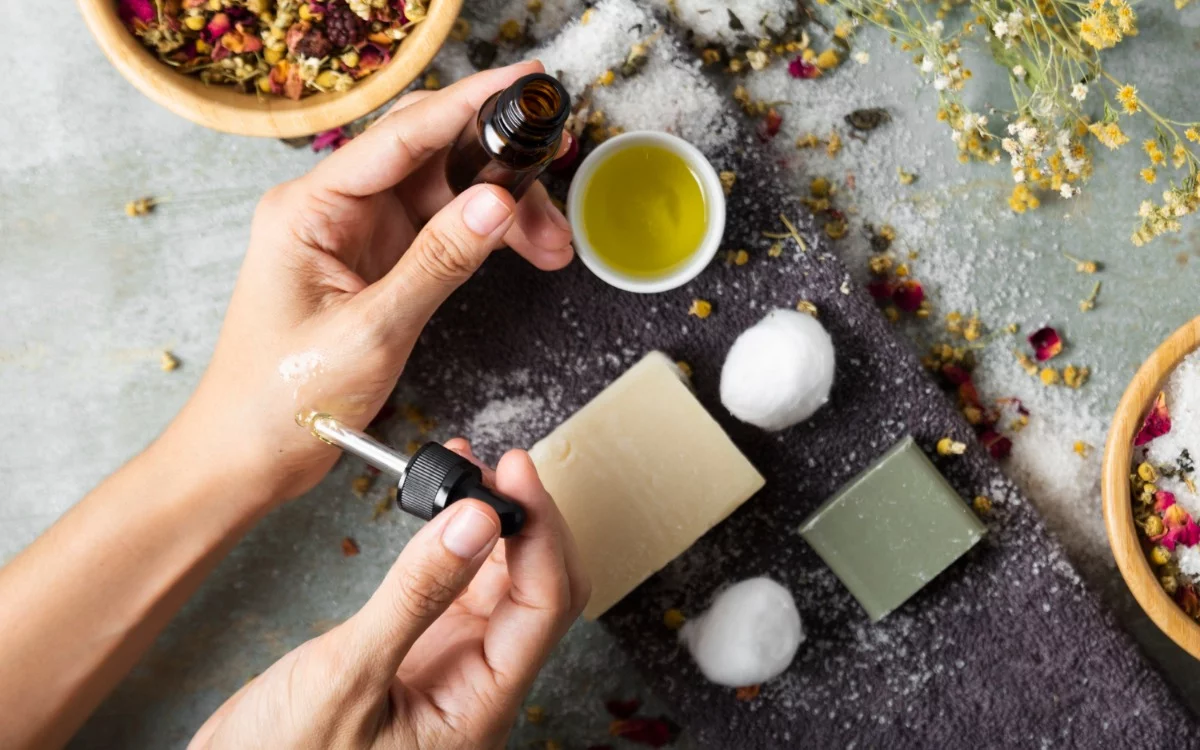 Neither candles nor incense... this homemade perfume transforms the energy of your home for the New Year.