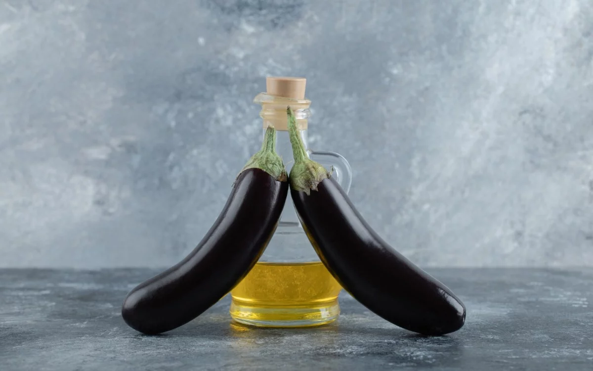 What does it mean to put vinegar and eggplants in a pot?