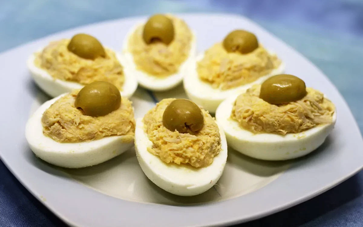 Grandma's recipe: traditional stuffed eggs
